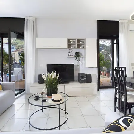 Apartment In Sorrento With Jacuzzi Garden Apartment