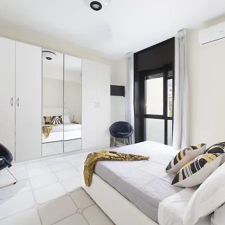 Apartment For 8 Guests In Sorrento *